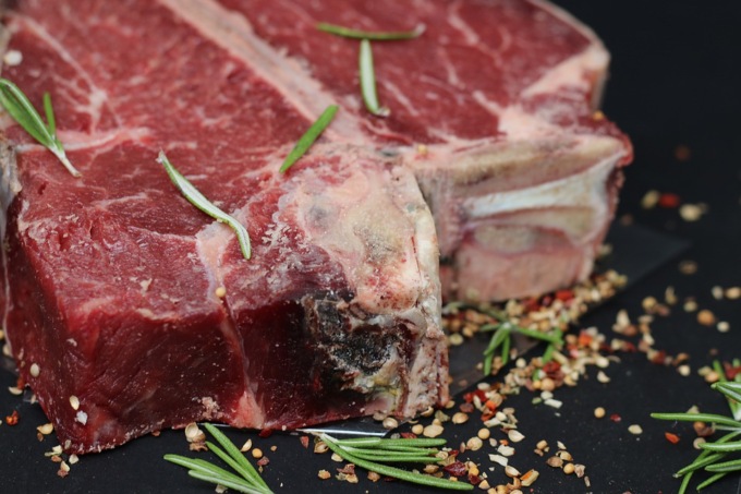 Carne rossa “snobbata” durante il lockdown
