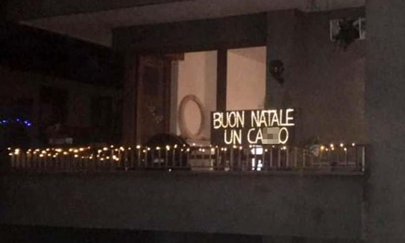 “Buon Natale un ca..o”: le luminarie quest’anno non sono tutte positive…