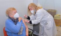 Vaccinazioni anti Covid over 80 al via fra click day, intoppi e prime dosi