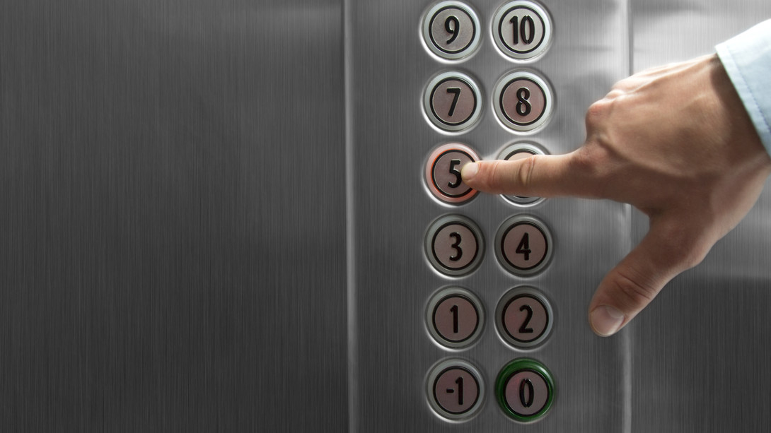 Covid: contagio da superficie? Più importante stare attenti alle mascherine