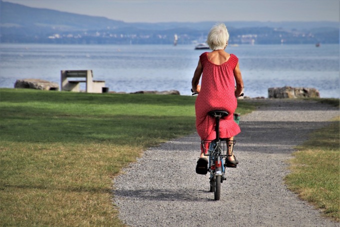 Quando si diventa anziani? C’è chi dice a 75 anni