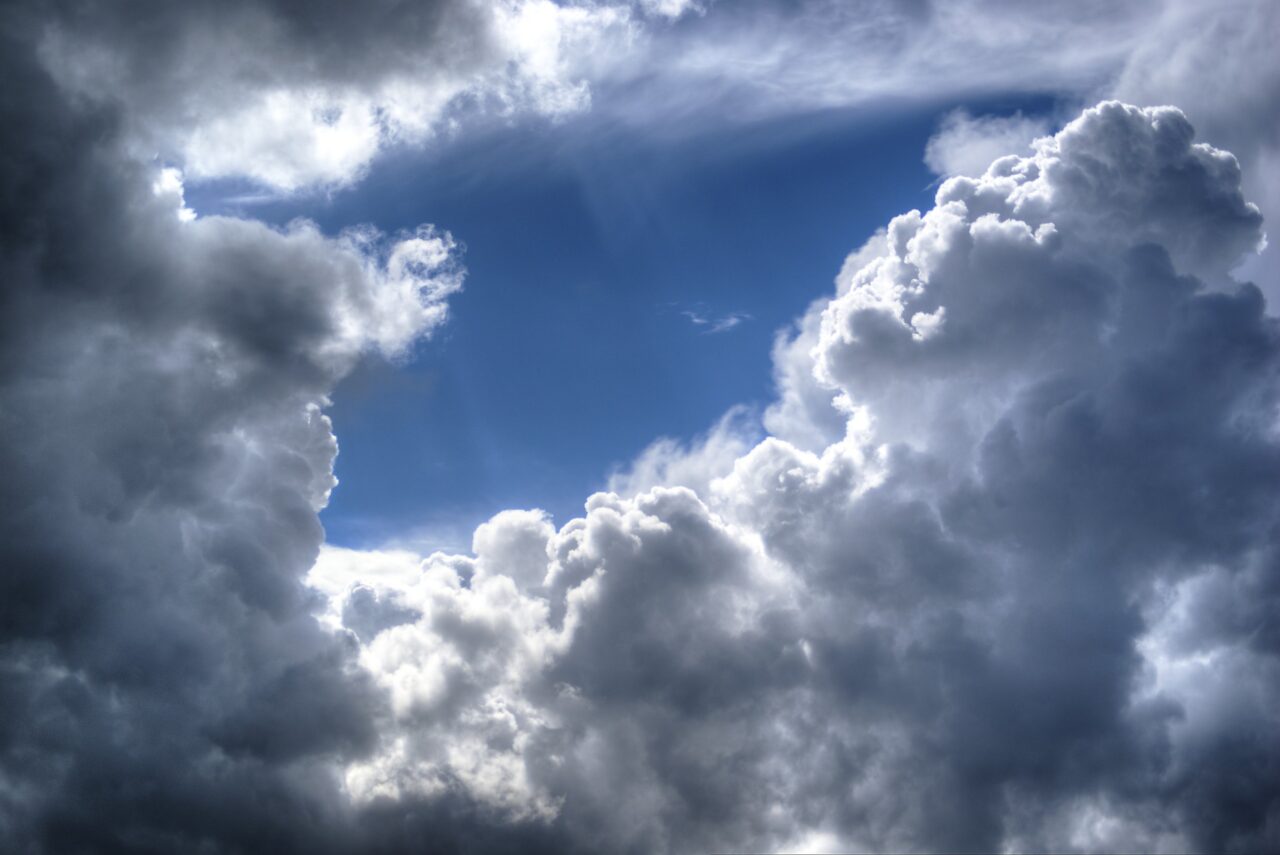 Soleggiato con qualche incursione temporalesca | Meteo Lombardia