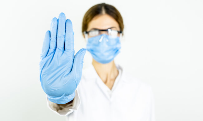 Giudice riammette al lavoro una infermiera No vax sospesa: ecco perché