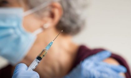 Vaccino anti Covid e antinfluenzale insieme: cosa dicono i primi studi