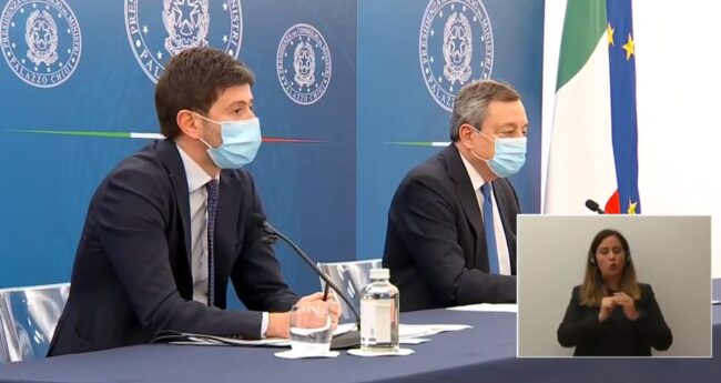 Terza dose di vaccino da settembre, l’ok di Speranza