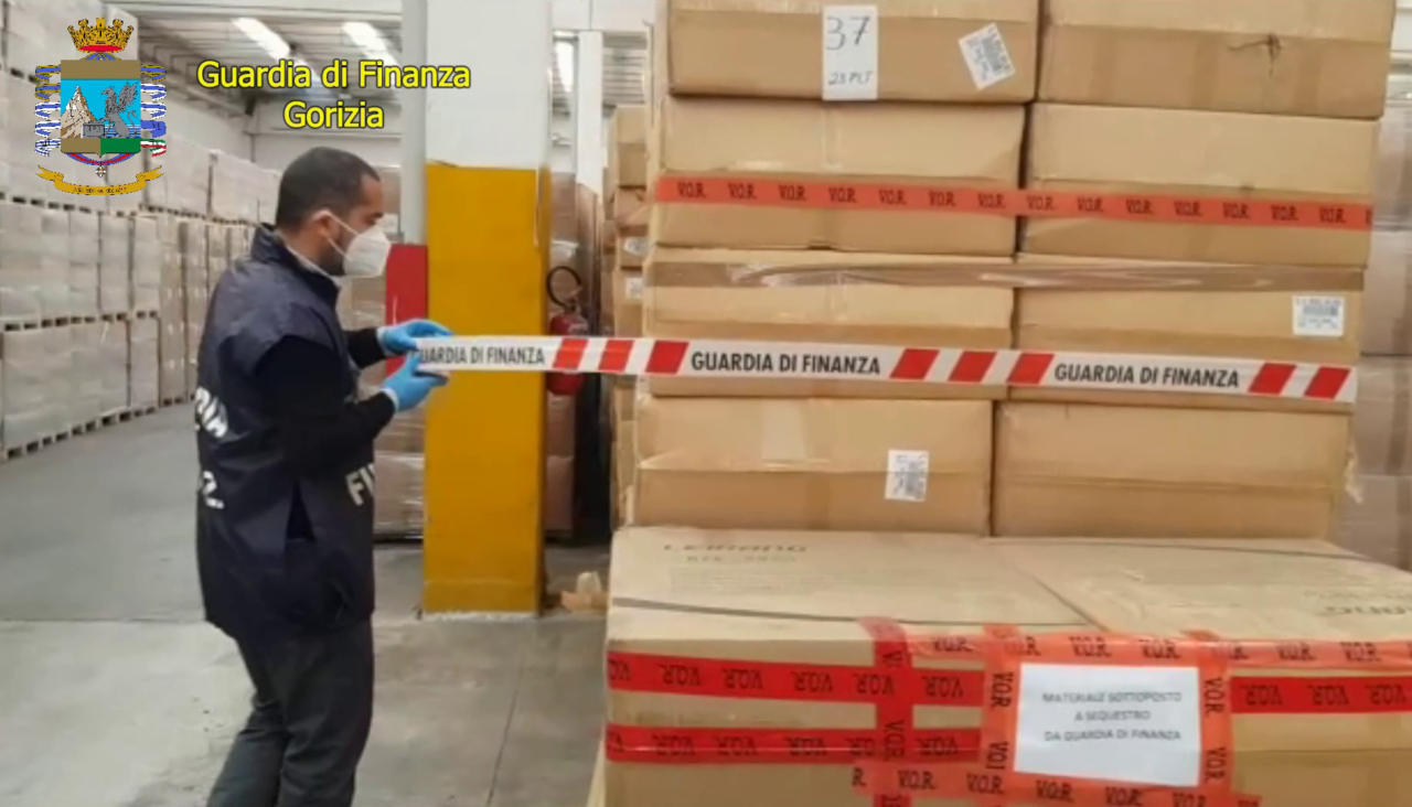 Mascherine pericolose per la salute sotto sequestro: in Veneto scatta il blocco nei magazzini