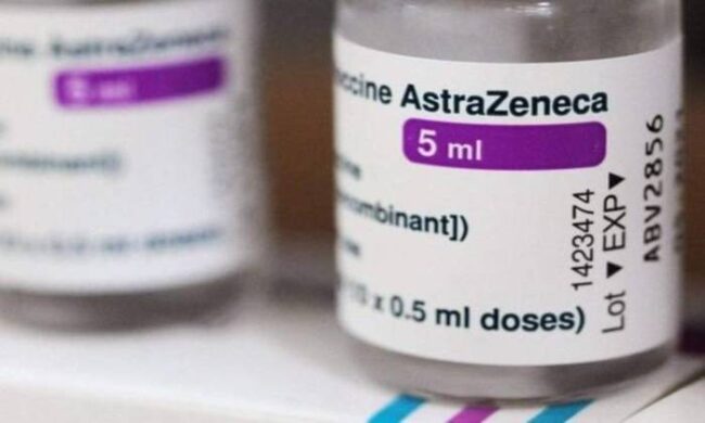 Accordo Ue-Astrazeneca: “Consegnate 135 milioni di vaccini entro fine 2021”