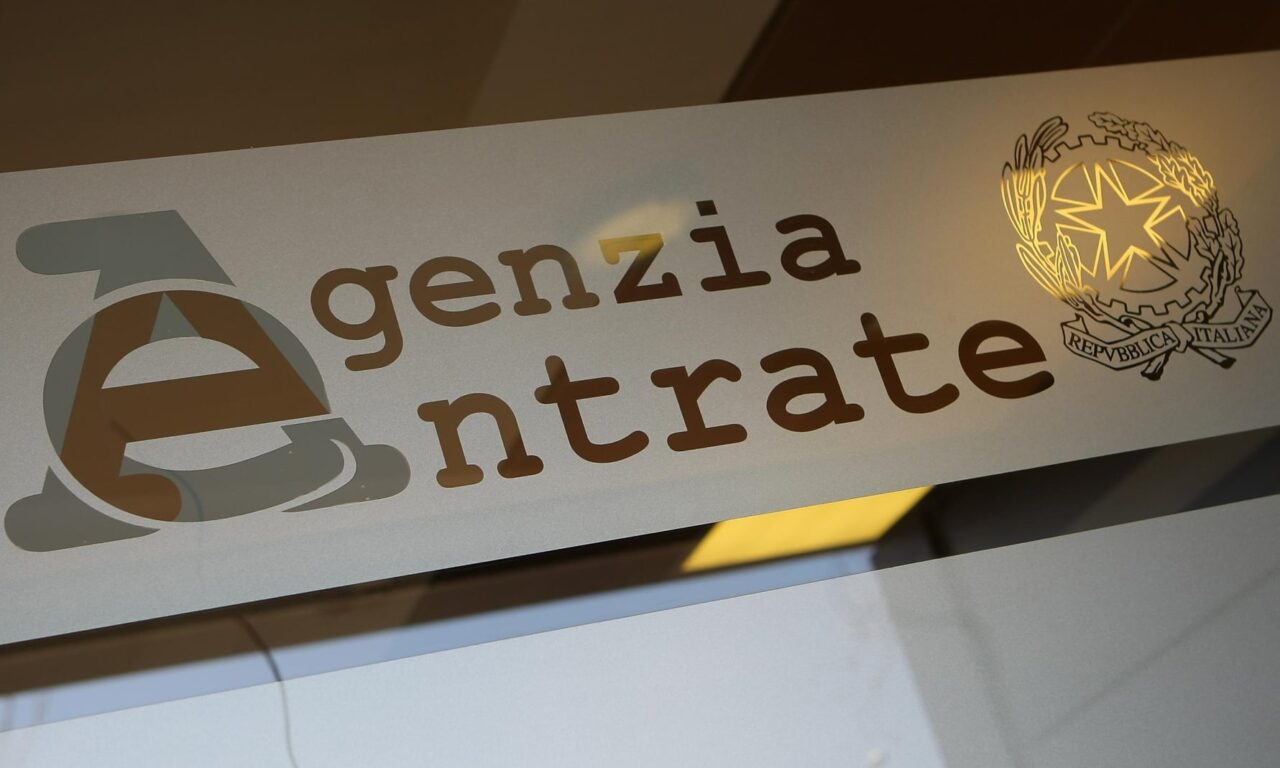 La provocazione della Cgia: “Controllati da 161 banche dati fiscali, neanche la Stasi…”