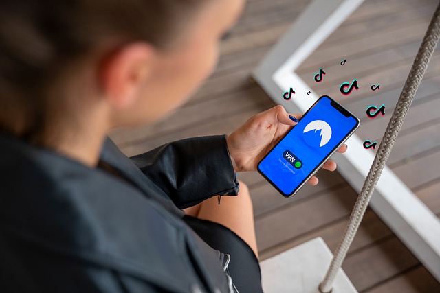 Vostro figlio mente sulla sua età in TikTok? Rimossi già 500mila profili