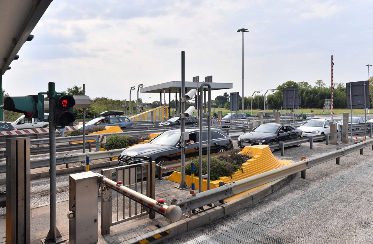 Autostrade per l’Italia torna allo Stato tre anni dopo il Morandi: 2,4 miliardi alla famiglia Benetton