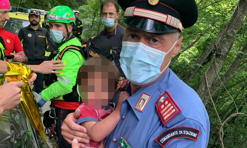 Due notti da solo nel bosco a due anni: bimbo scomparso ritrovato