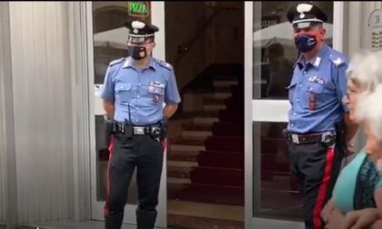Cadavere con coltello conficcato nell’occhio: formalizzato il fermo al fratello della vittima