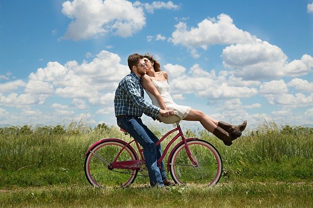 Oggi è la Giornata Mondiale della Bicicletta, qualche itinerario da sogno