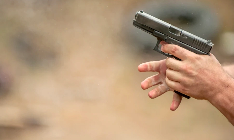Usa: vuole fare un video da postare sui social, 13enne spara per errore e uccide bimbo di 5 anni