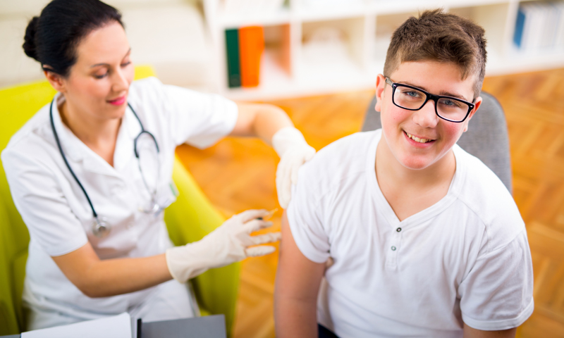 Il Veneto “spinge” sulla campagna vaccinale, dosi agli adolescenti e ai senzatetto