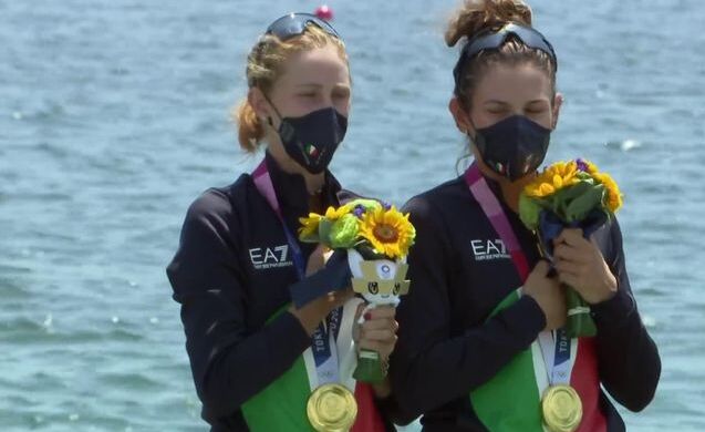 Oro tutto lombardo nel canottaggio, l’impresa delle azzurre Rodini e Cesarini