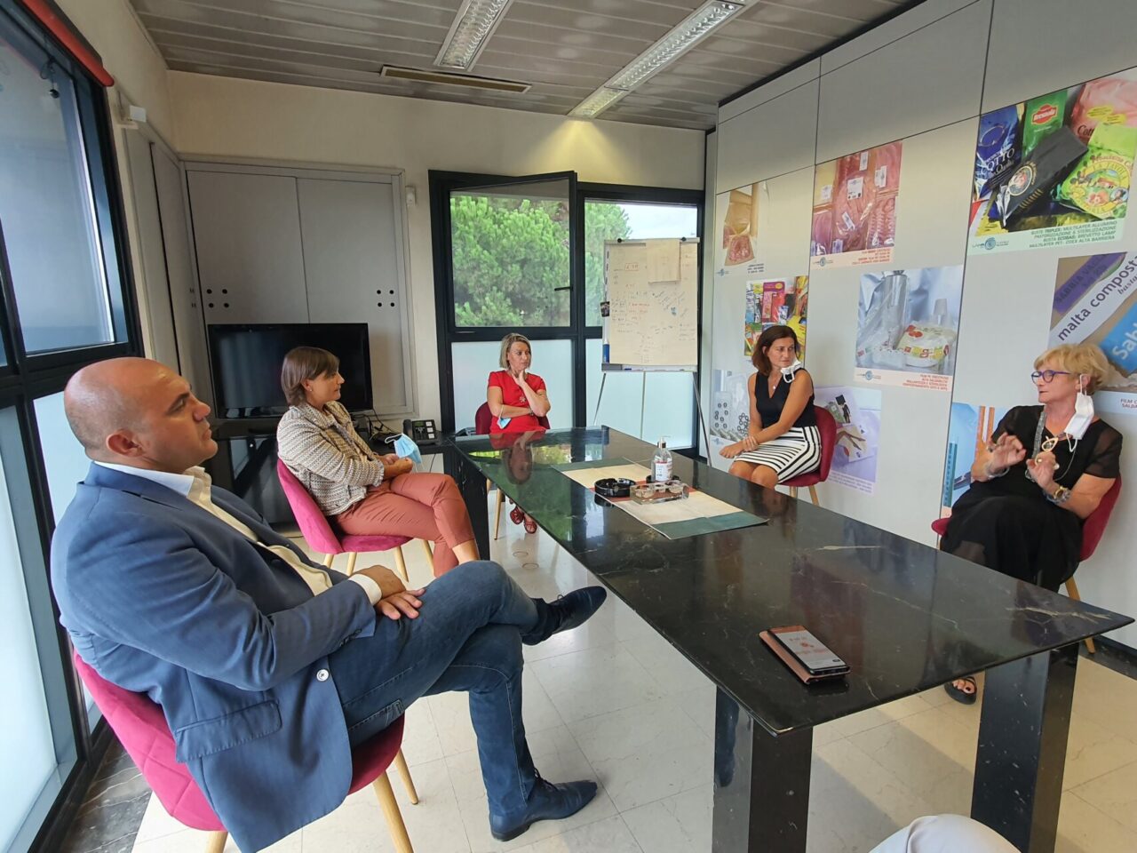 Serracchiani in visita alla Lamp