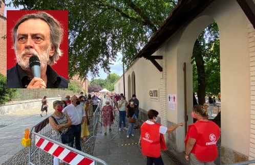 L’omaggio a Gino Strada:  in migliaia alla camera ardente