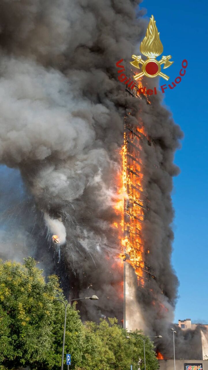 incendio milano palazzo via antonini