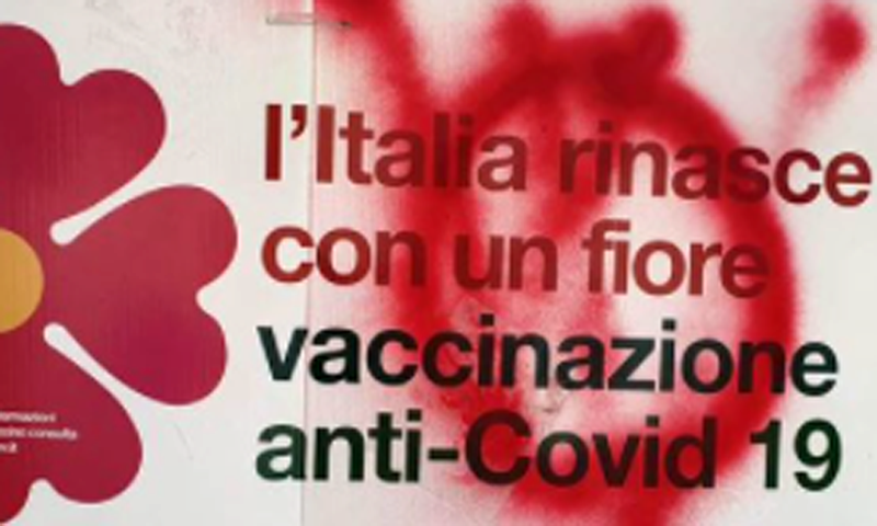 Hub vaccinale vandalizzato e portale vaccinazioni fuori uso: mano No vax?