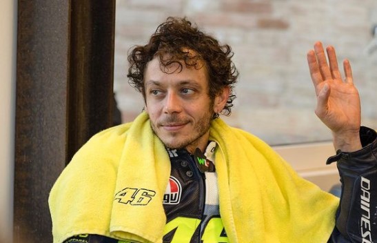 Valentino Rossi annuncia il ritiro dalle gare: “Smetterò a fine stagione”