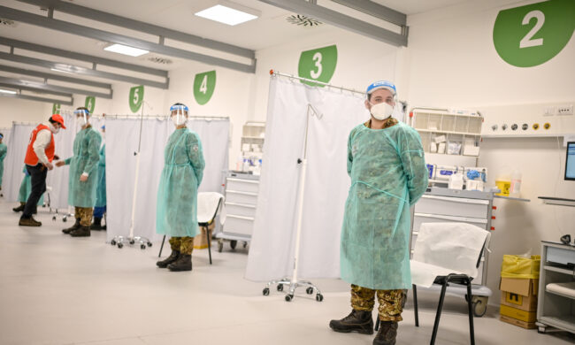 Covid, ipotesi obbligo vaccinale. L’ok definitivo dell’Fda potrebbe spianare la strada