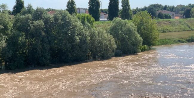 Piena del fiume Adige: resta l'allerta arancione per i territori rivieraschi