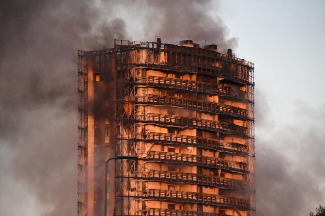 Incendio Milano, Sala: “Torre costruita dieci anni fa, inaccettabile quello che è accaduto”