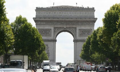Parigi rallenta: da lunedì 30 agosto si circola a 30 chilometri all'ora