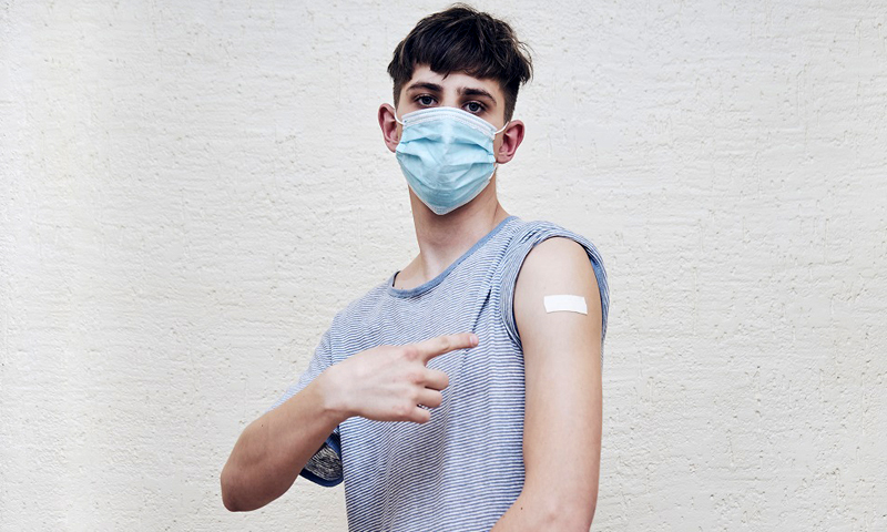 In Lombardia i ragazzi tra 12 e 19 anni possono vaccinarsi con “prenotazione veloce”