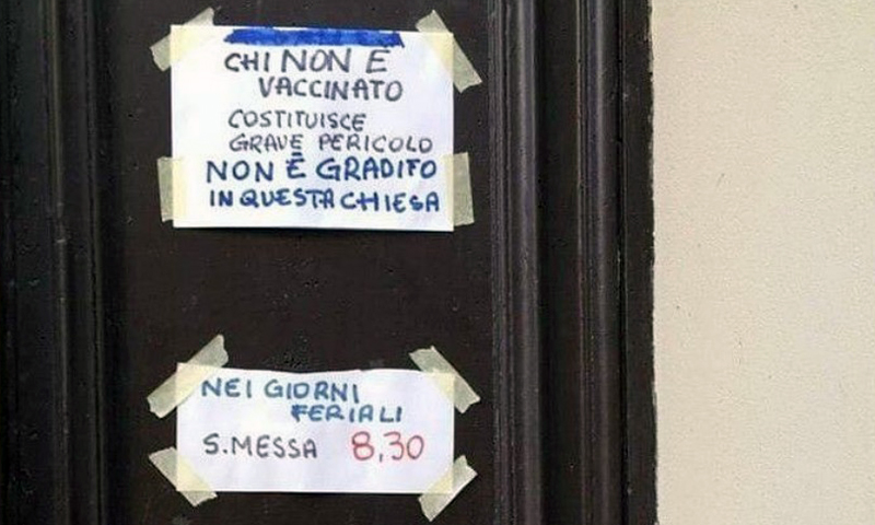 Parroco pro Vax: “Chi non è vaccinato non è gradito in questa chiesa”
