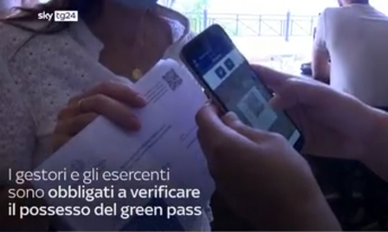 Giallo controlli Green pass risolto: i gestori non devono, ma possono chiedere i documenti ai loro clienti