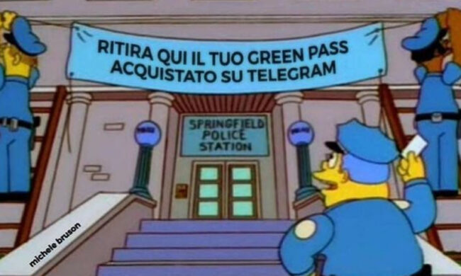 Promettevano falsi Green pass, poi ricattavano chi cascava nella truffa