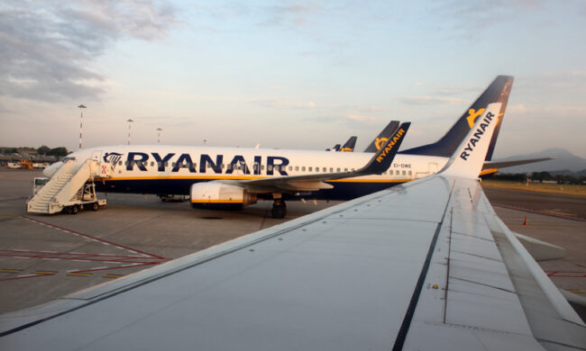 Sovrapprezzo per far sedere vicino bimbi e genitori: multata Ryanair