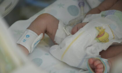 Polmonite da Covid: neonato di 16 giorni (e mamma No vax) in terapia intensiva