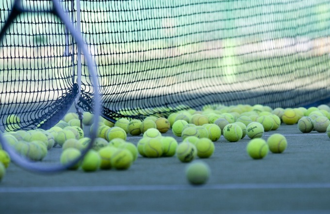 Imparare a giocare a tennis ha solo lati positivi