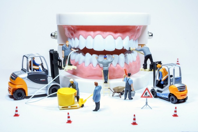 Prevenzione dentale fra visite periodiche, igiene e alimentazione corretta