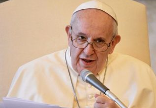 Caso Orlandi, Papa Francesco tuona: "Illazioni offensive e infondate su Wojtyla"