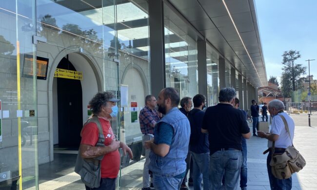 Stazioni blindate per i No Green pass, ma la protesta fa flop