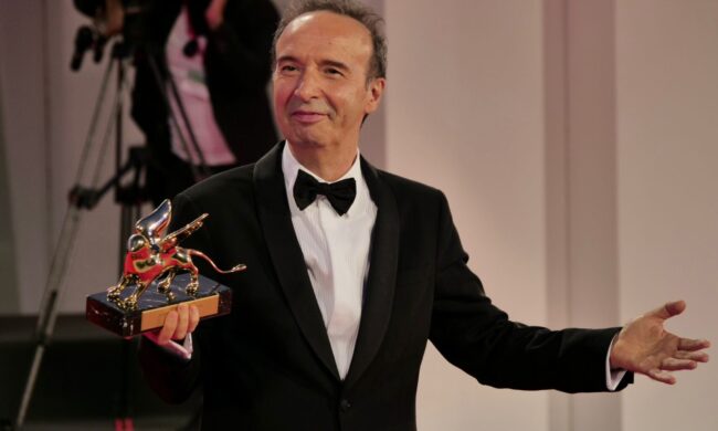 Festival di Venezia, Benigni a Mattarella: “Rimanga”. Serena Rossi ricorda le madri afghane