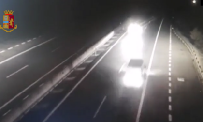 Il video dell'automobilista dieci chilometri contromano in Autostrada. Era ubriaco