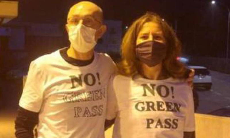 Dopo la vicequestore, la vigilessa-vicesindaco: in Consiglio con la maglia No Green pass