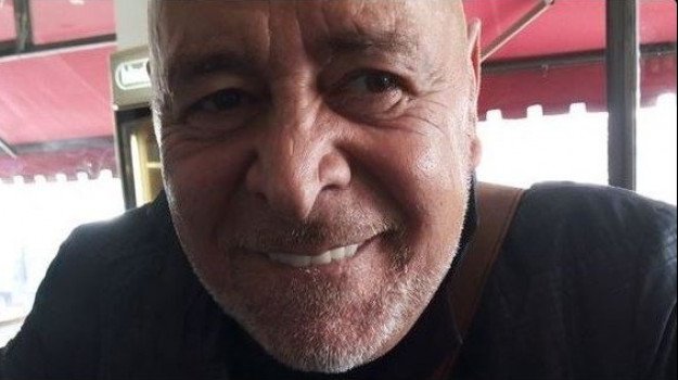 Trovato morto in casa il regista tv Massimo Manni: si indaga per omicidio