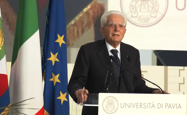 Mattarella: “Vaccinarsi è un dovere civico e morale”