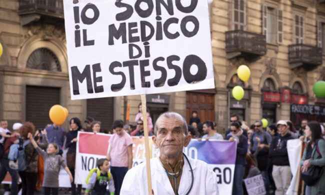 I No vax per abolire il Green pass lanciano ora anche un referendum