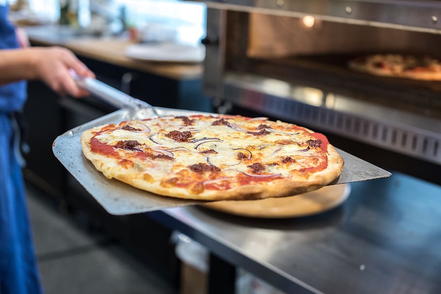 Il pizzaiolo che nel barattolo del sale nascondeva la cocaina