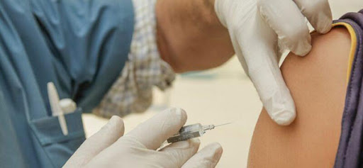 Long Covid: con la vaccinazione i rischi si dimezzano