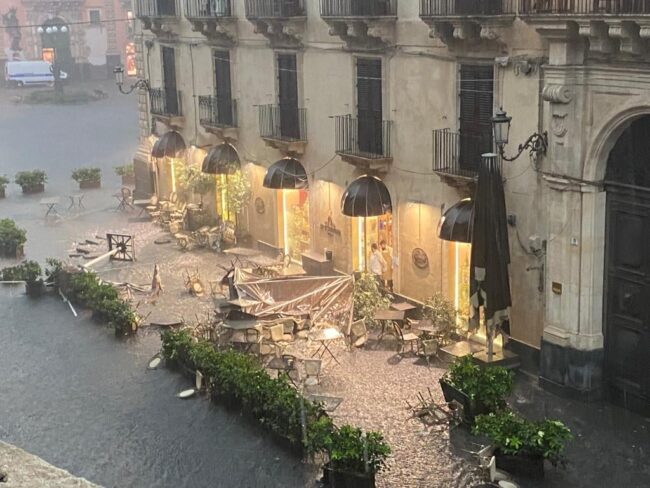 “Tornado” a Catania: i video del disastro