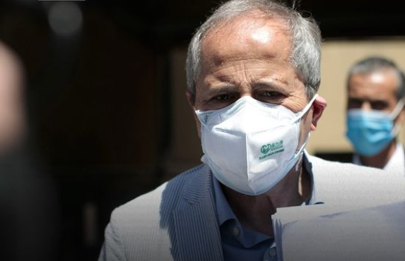 Covid, per Crisanti i conti non tornano: “I nuovi contagi giornalieri dovrebbero essere tra i 15 e i 20mila”