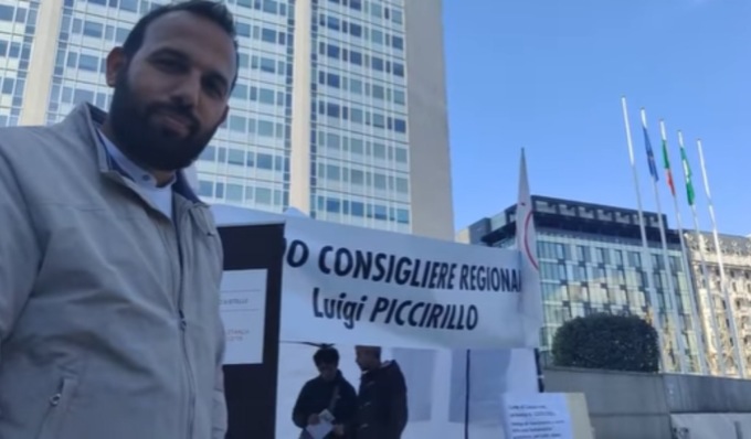 Consigliere regionale no Green pass sposta l’ufficio fuori dal Pirellone per protesta: M5S prende le distanze